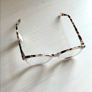 Reading glasses 2.00